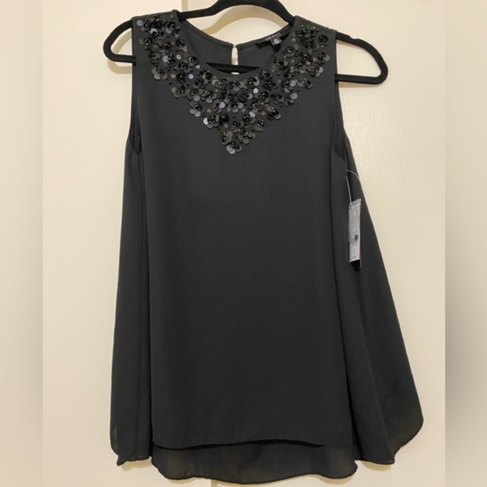 NWT - STUNNING Isaac Mizrahi Embellished Sleeveless Blouse Black S/P